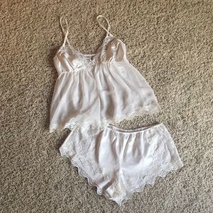 In Bloom white lingerie 💕